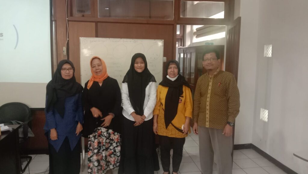 Ujian Tesis Wahidatul Rizky